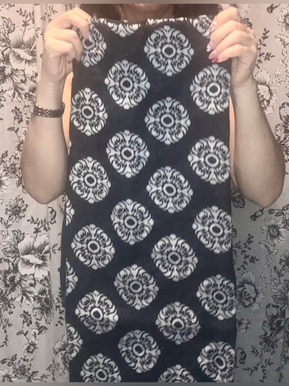 Black and White Patterned Women's Scarf